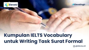 Seseorang seadng menulis surat formal menggunakan pena