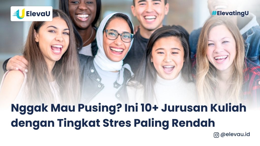 foto mahsiswa jurusan stress yang rendah tersenyum ke arah kamera