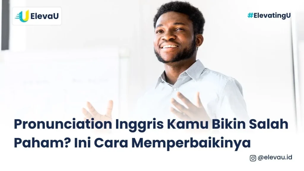 Seorang pria memberikan speech dengan percaya diri karena pronunciation bahasa inggrisnya bisa dipahami