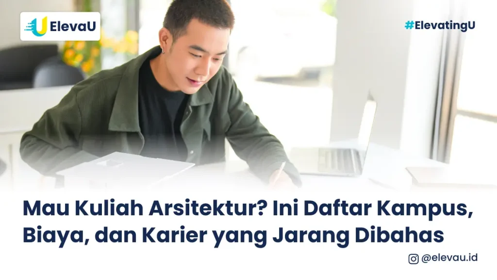 Seorang arsitek sedang melihat desain bangunan di kertas