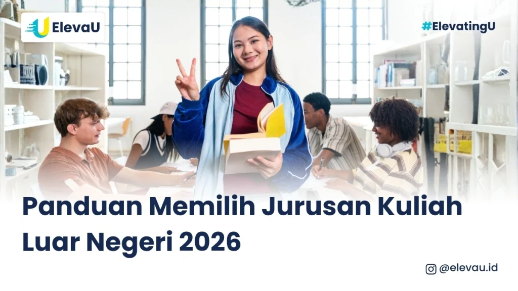 Seorang siswa SMA berpose ke kamera dengan tangan diangkat